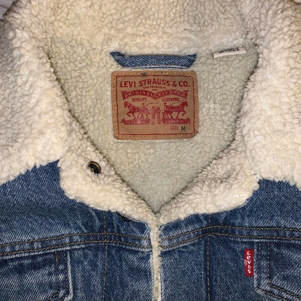 Levis Sherpa Trucker Jacket - Picture 2 of 3